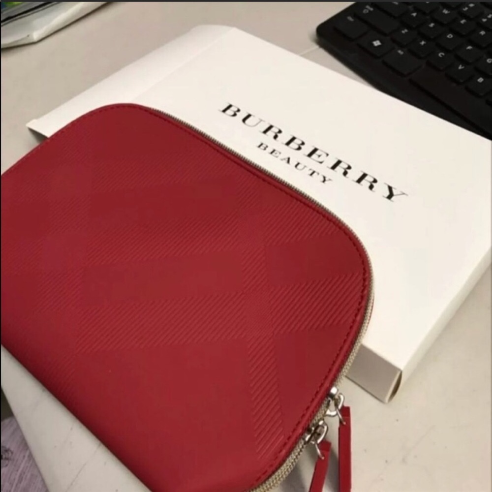 Burberry make up bag